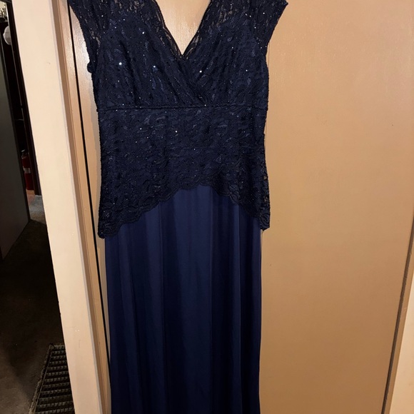 Blu Sage Dresses & Skirts - Blu Sage Navy Lace Maxi Dress